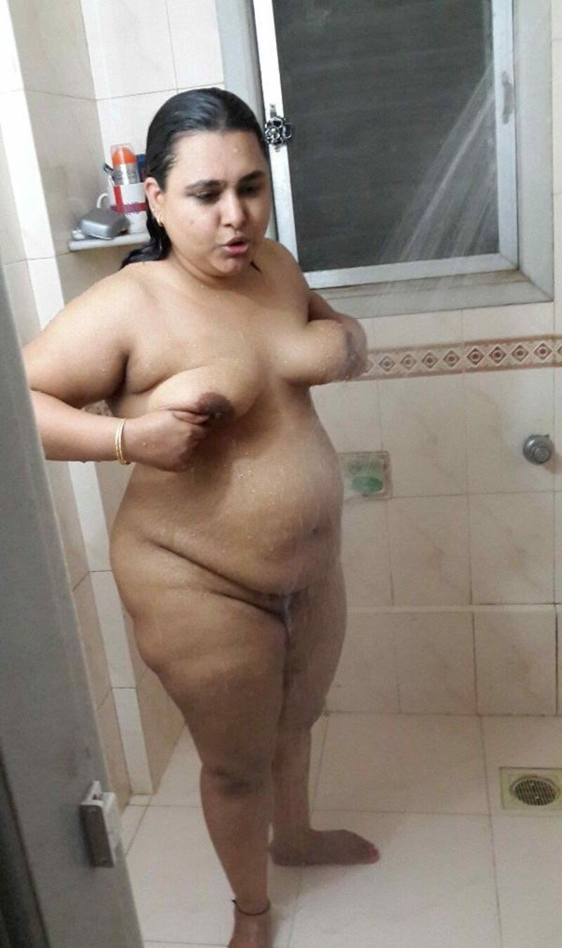 aunty nude bath pics
