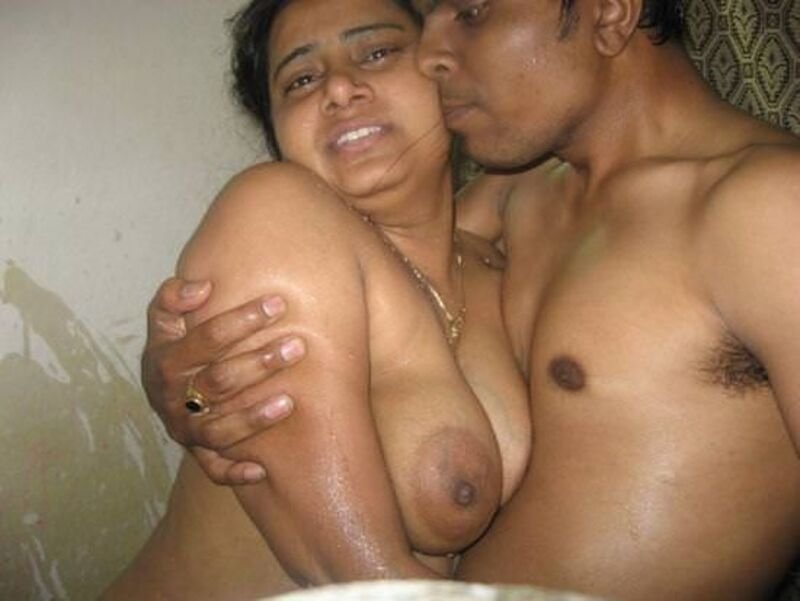 aunty nude pic 7