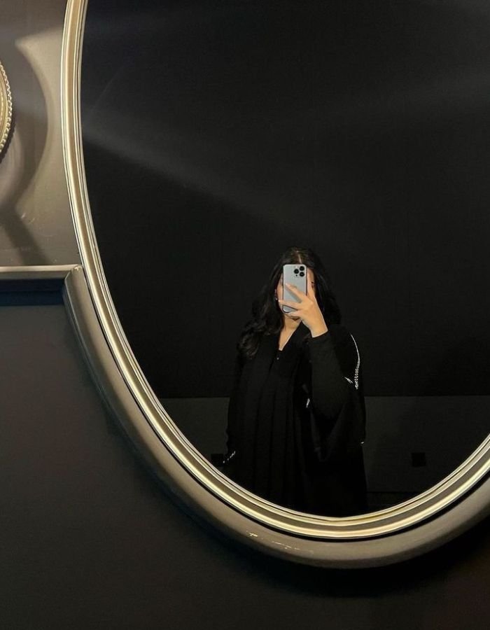 black mirror selfie dp aethetics for girl hd