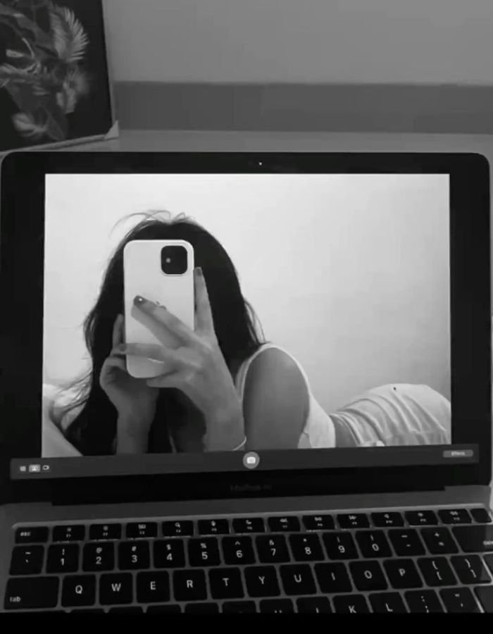 black mirror selfie dp aethetics for sad girl 4k