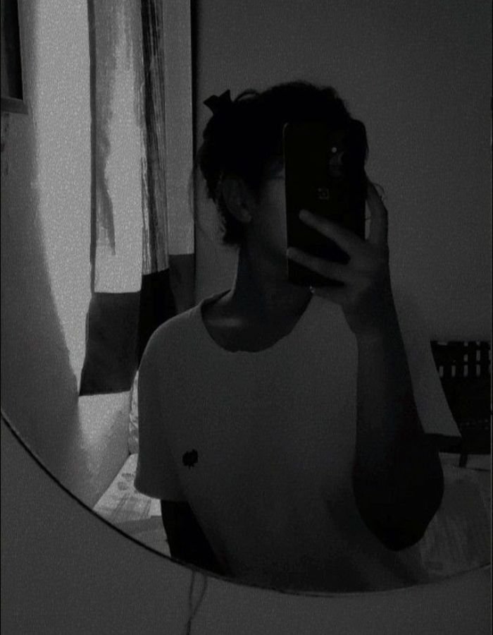 black mirror selfie dp aethetics for sad girl hd