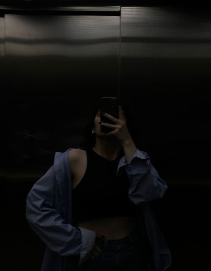 black mirror selfie dp aethetics pinterest