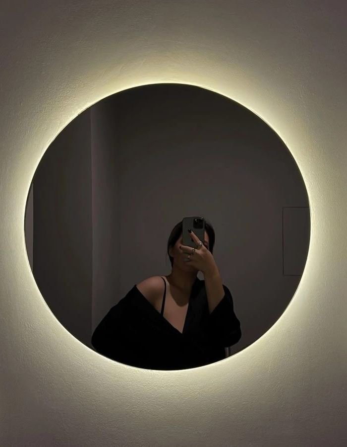 black mirror selfie dp image 4k