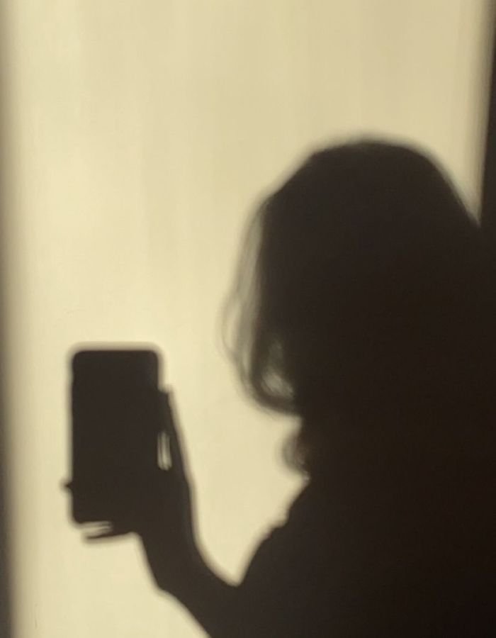 black mirror selfie dp image shadow