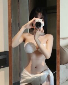 hidden face dp for girls aesthetic cartoon