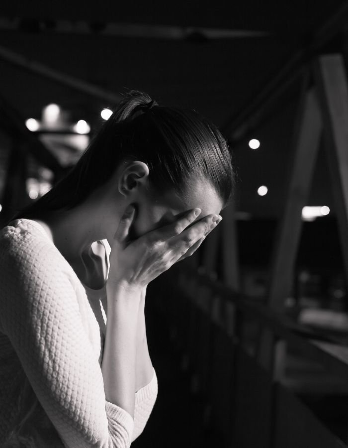 emotional sad girl dp image black and white