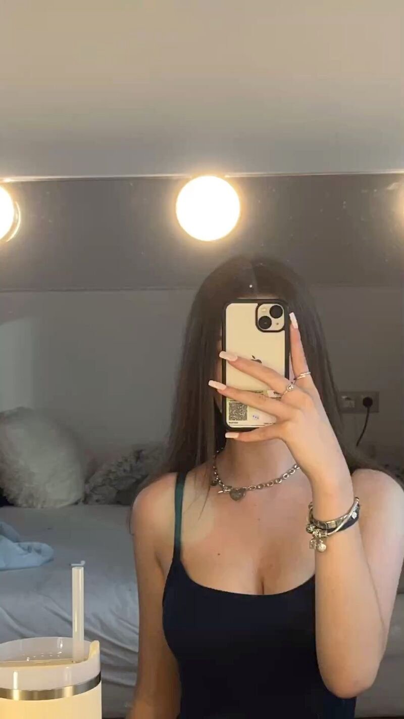 mirror selfie girl pics 4