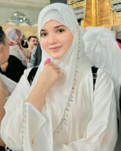 real simple girl image 13